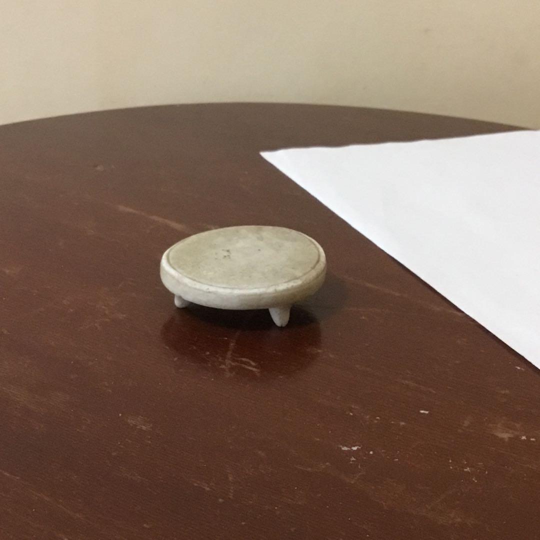 小さな飾り台 磁器