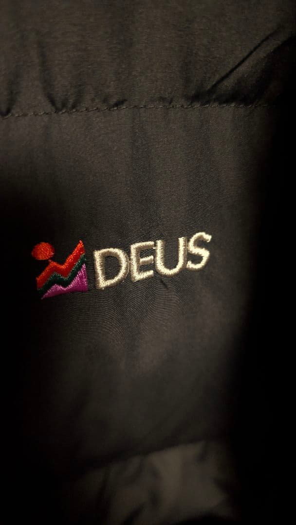 デウス・エクス・マキナ　SUMMIT PUFFER ジャケット 美品