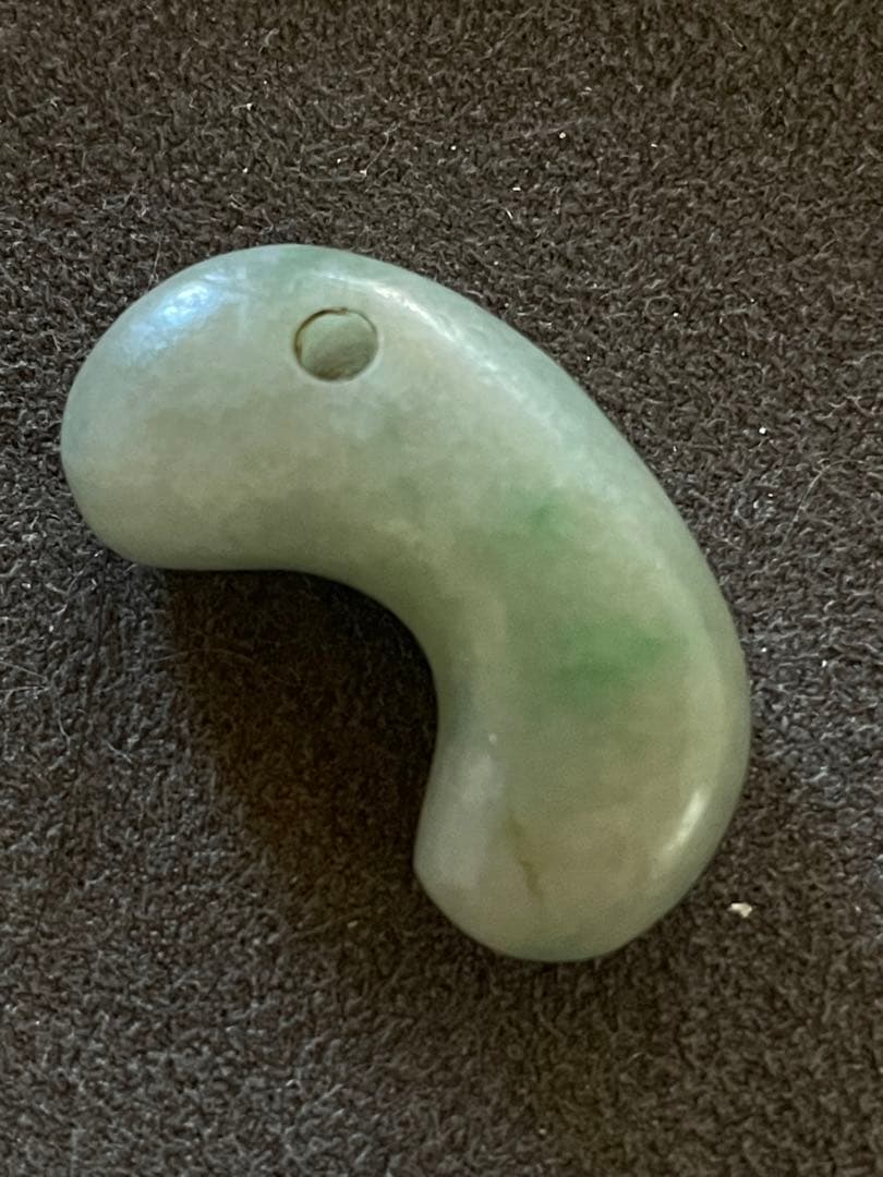 翡翠勾玉ヒスイまがたま糸魚川ヒスイ古墳時代宝石質ヒスイ出土品