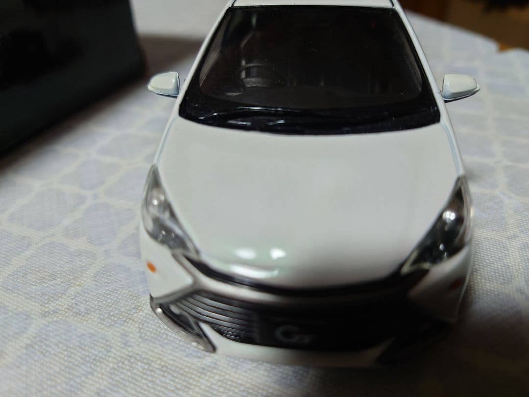 翼*様 トヨタTOYOTAG's AQUA アクアライムホワイトパールクリスタル