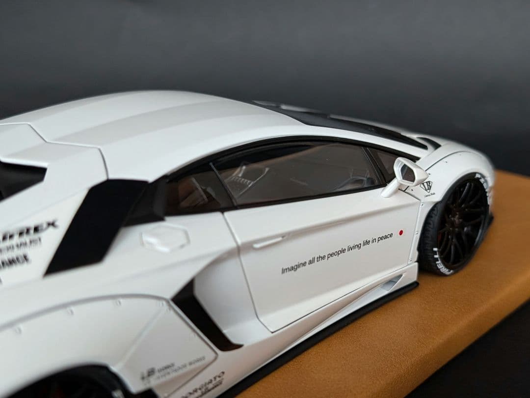 【てつ】オートアート 1/18 アヴェンタドール LBWKリバティウォーク