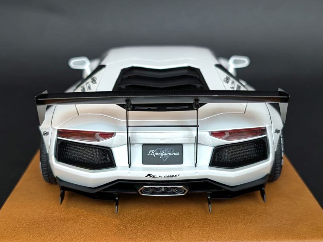 【てつ】オートアート 1/18 アヴェンタドール LBWKリバティウォーク