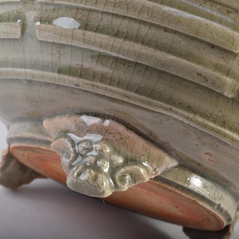 中国　龍泉窯　青磁　刻線文　三つ足香炉　C　R8788