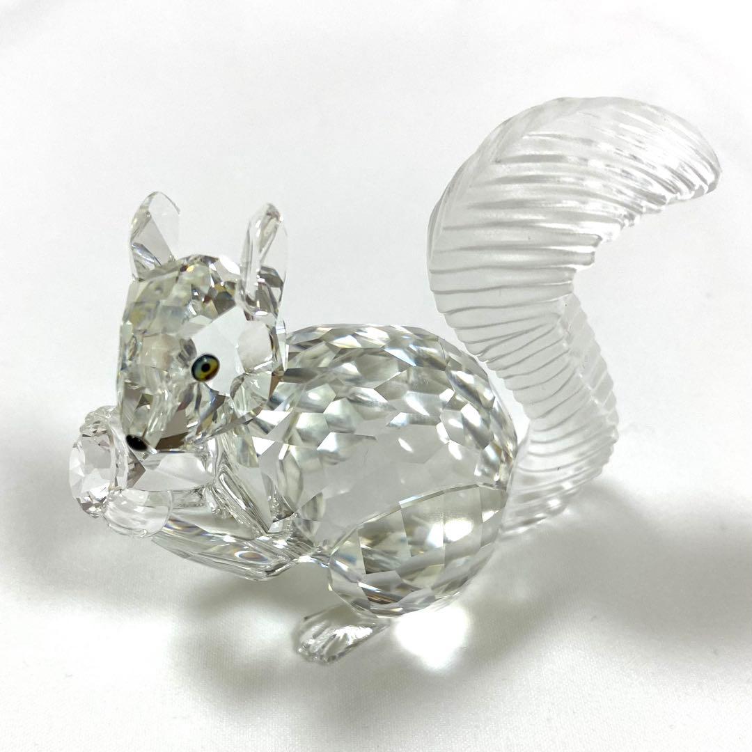 SWAROVSKIスワロフスキー SCS 木の実を食べてるリス 箱入り