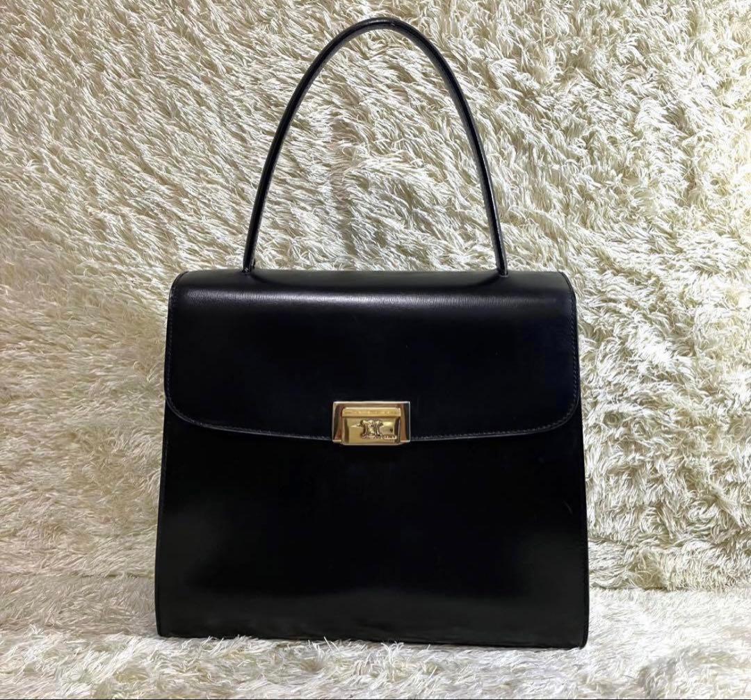 【美品】セリーヌ ハンドバッグ トリオンフ 黒 フラップ 金具 フォーマル