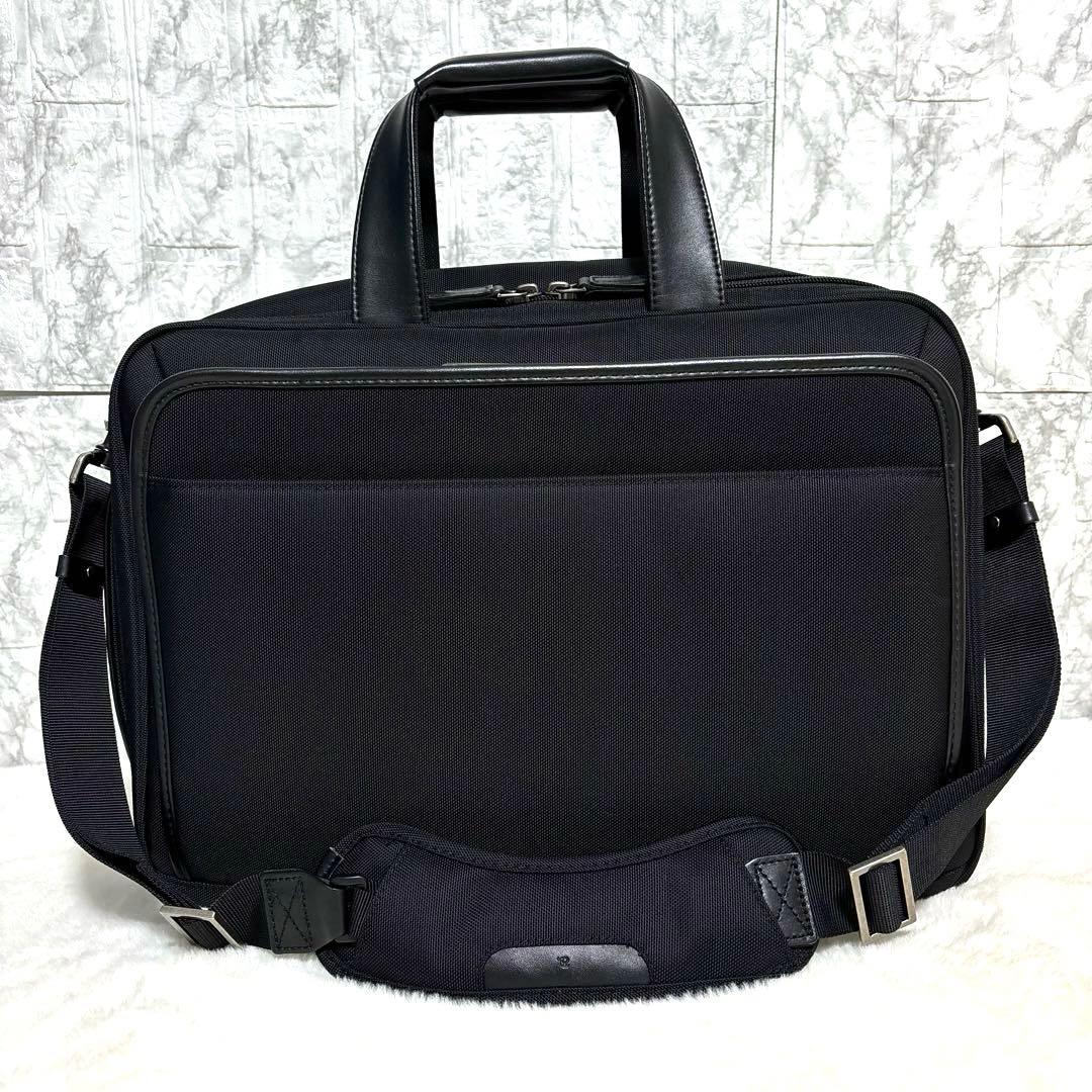 未使用級✨ ace. ビジネスバッグ　PC収納　2way 大容量　A4 B4