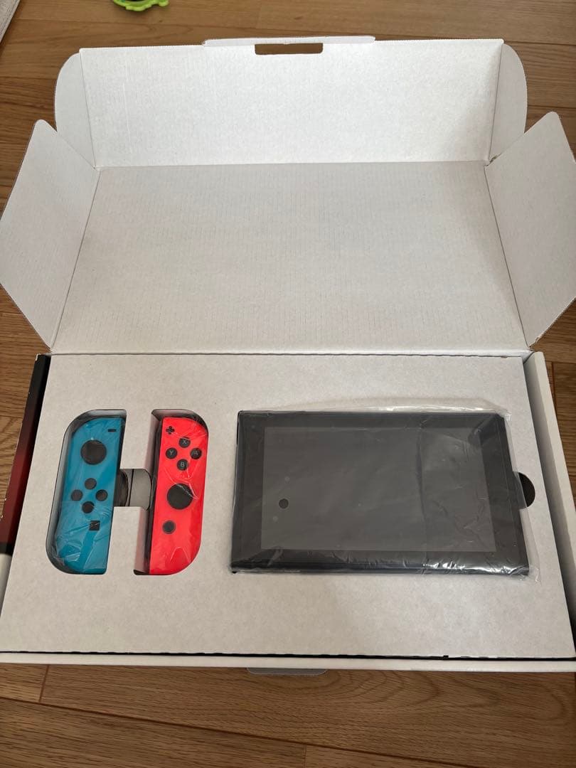 【美品】Nintendo Switch 本体 ネオンブルー/ネオンレッド