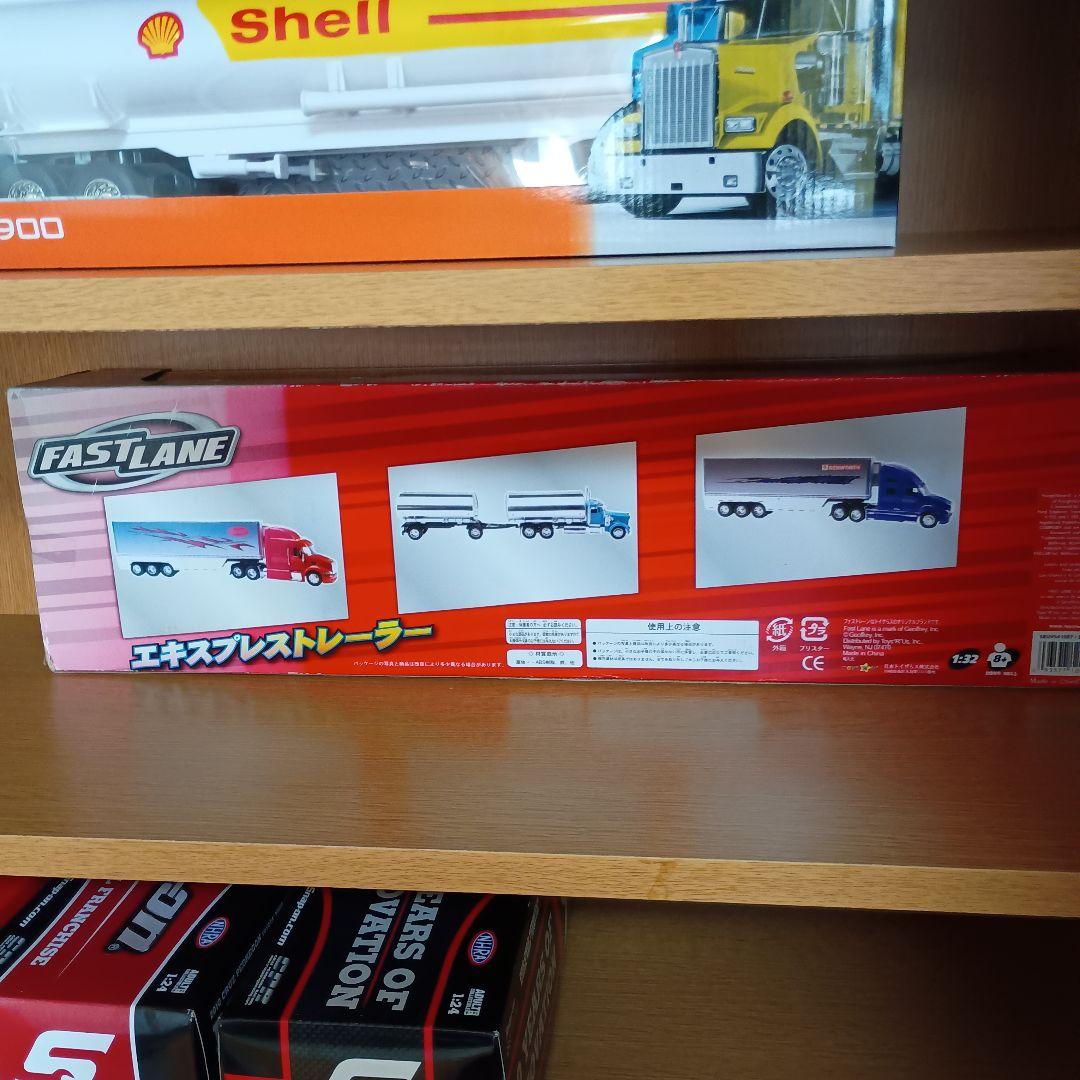 ピータービルト　コンボイトレーラーエキスプレス　1/32 ケンワース