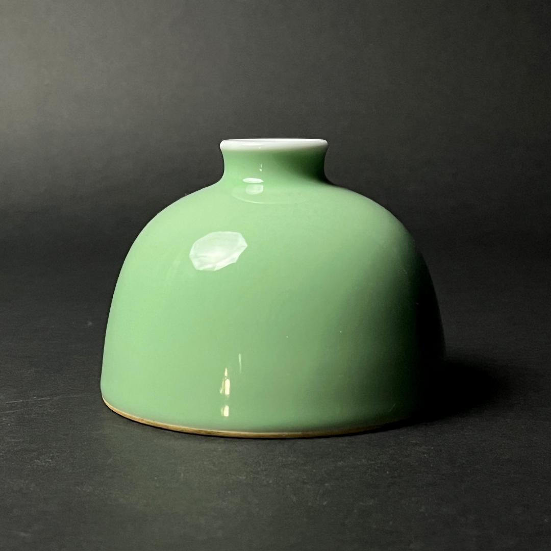 唐物 粉緑釉暗刻龍紋太白尊 大清康煕年製 款 中国美術 古玩 SN664