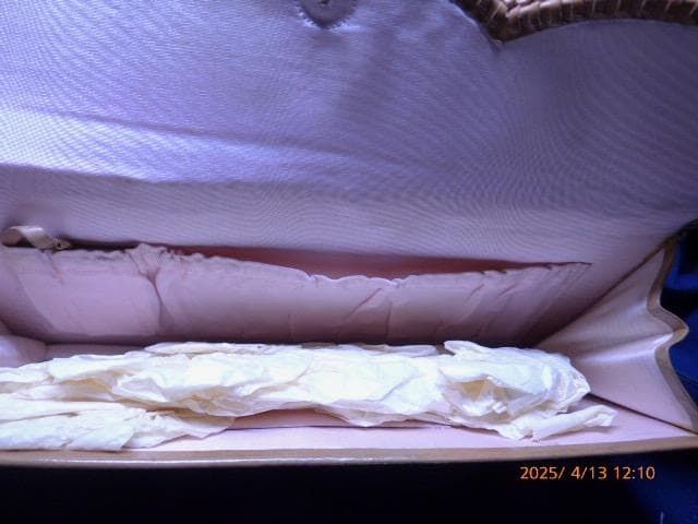 貴重、文化勲章受章の皮革工芸家 大久保婦久子の和服用のバッグ