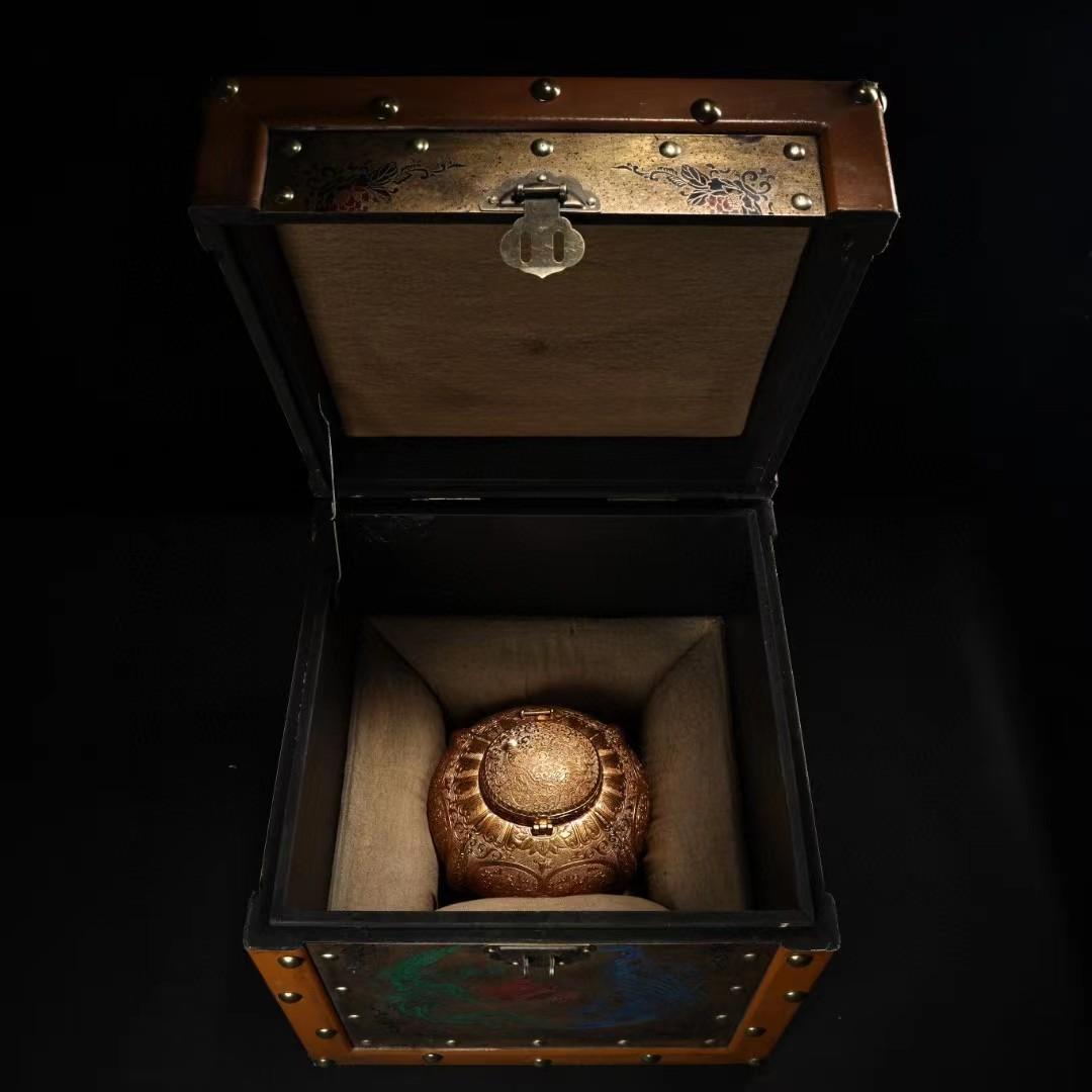 中国古美術・旧蔵銅胎鎏金缶・純銅細密彫・純手作り・高浮彫・茶道具・文房具・木箱付