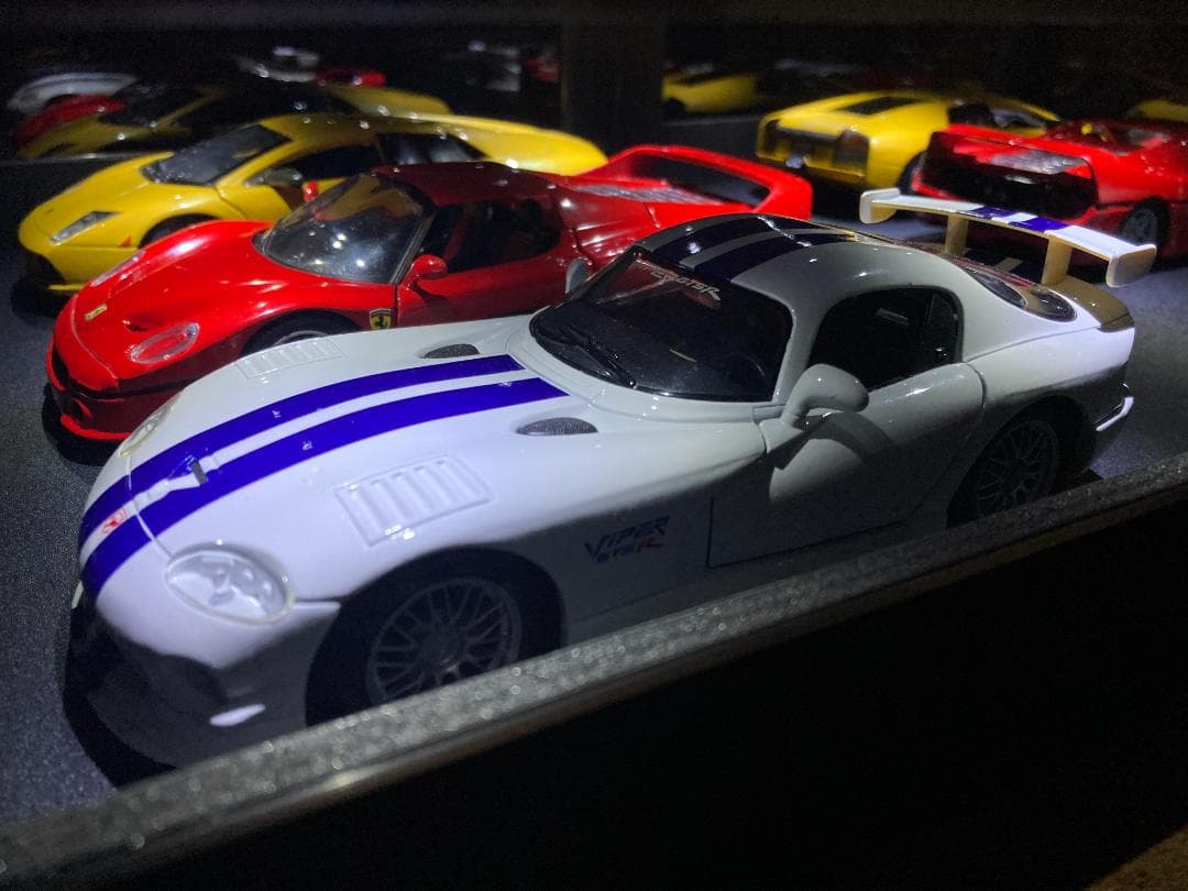 ミニカー用ジオラマ：1/18(1/24)ショールームタイプガレージ／週末SALE