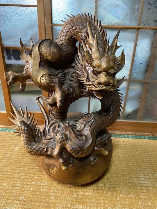 木彫りの龍