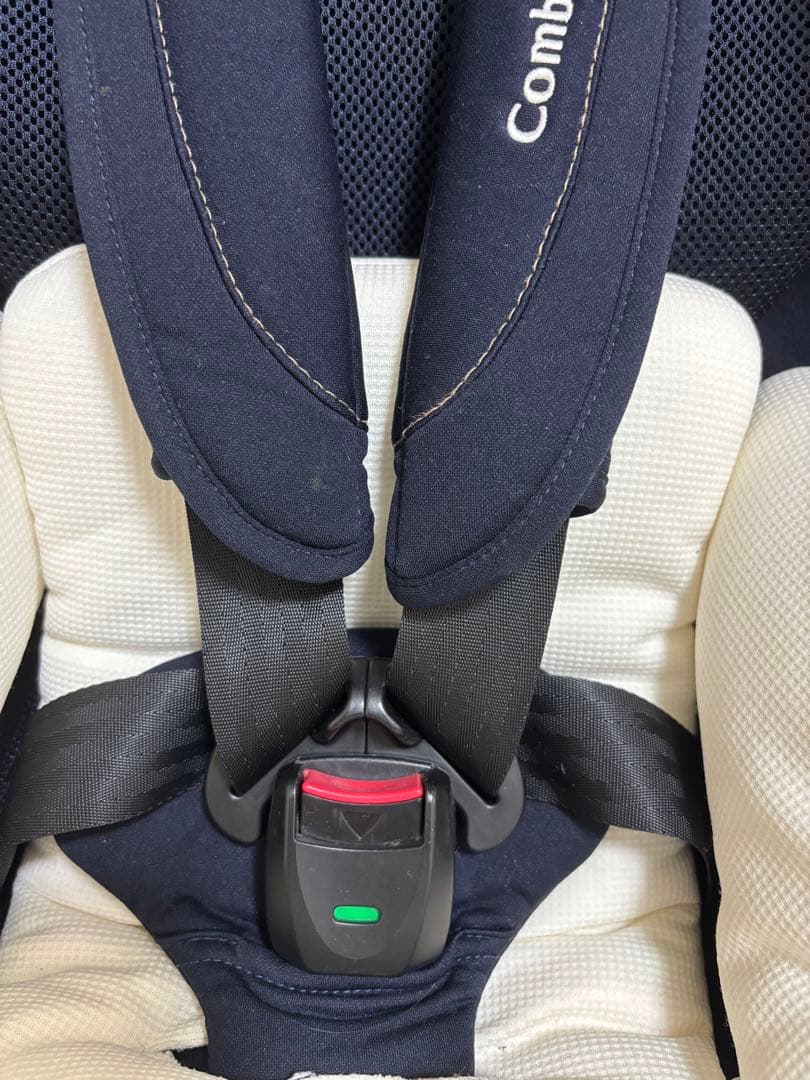 美品　Combi チャイルドシート ネイビー