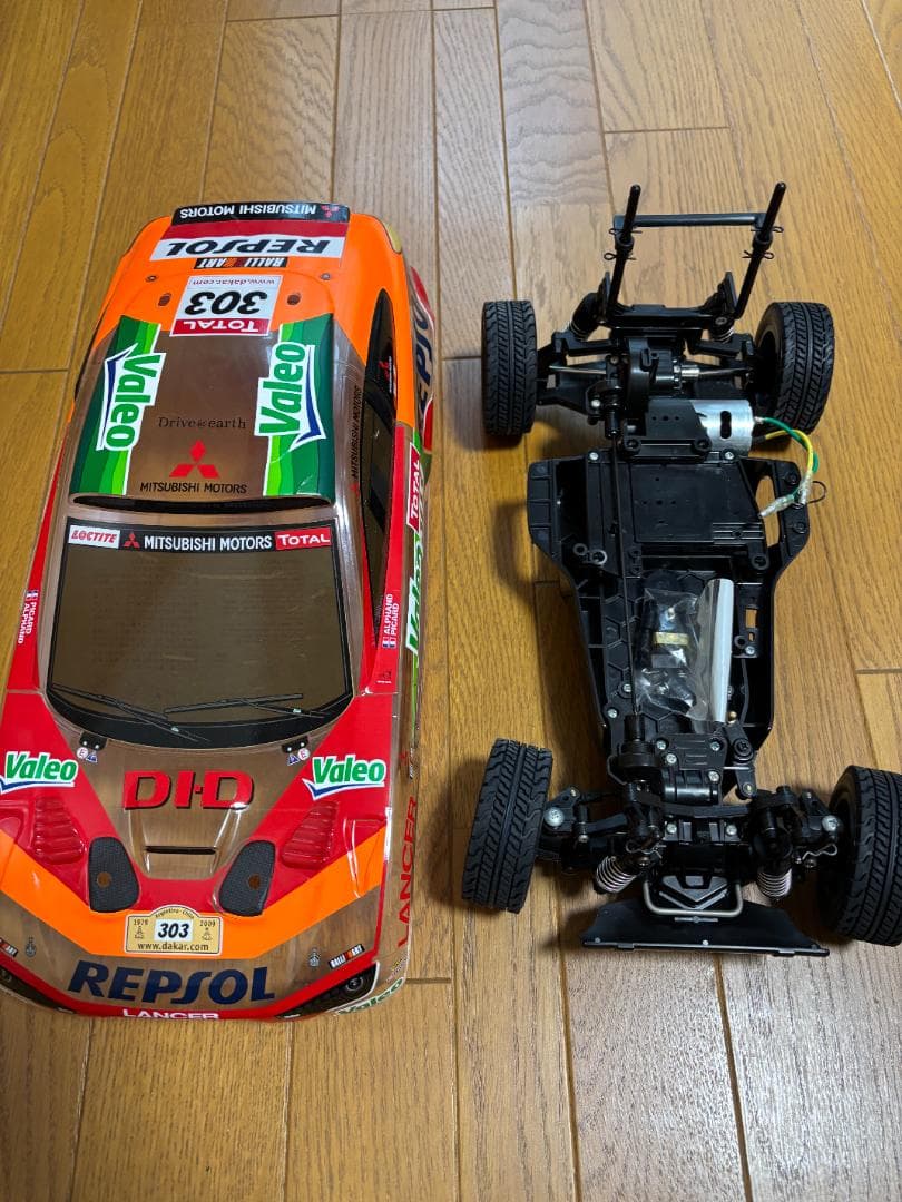 ☆☆タミヤ『スポーツランサー』1/10 RC　シャーシ＆ボディ　少々難あり