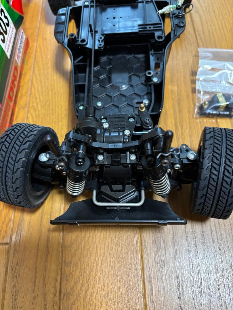 ☆☆タミヤ『スポーツランサー』1/10 RC　シャーシ＆ボディ　少々難あり