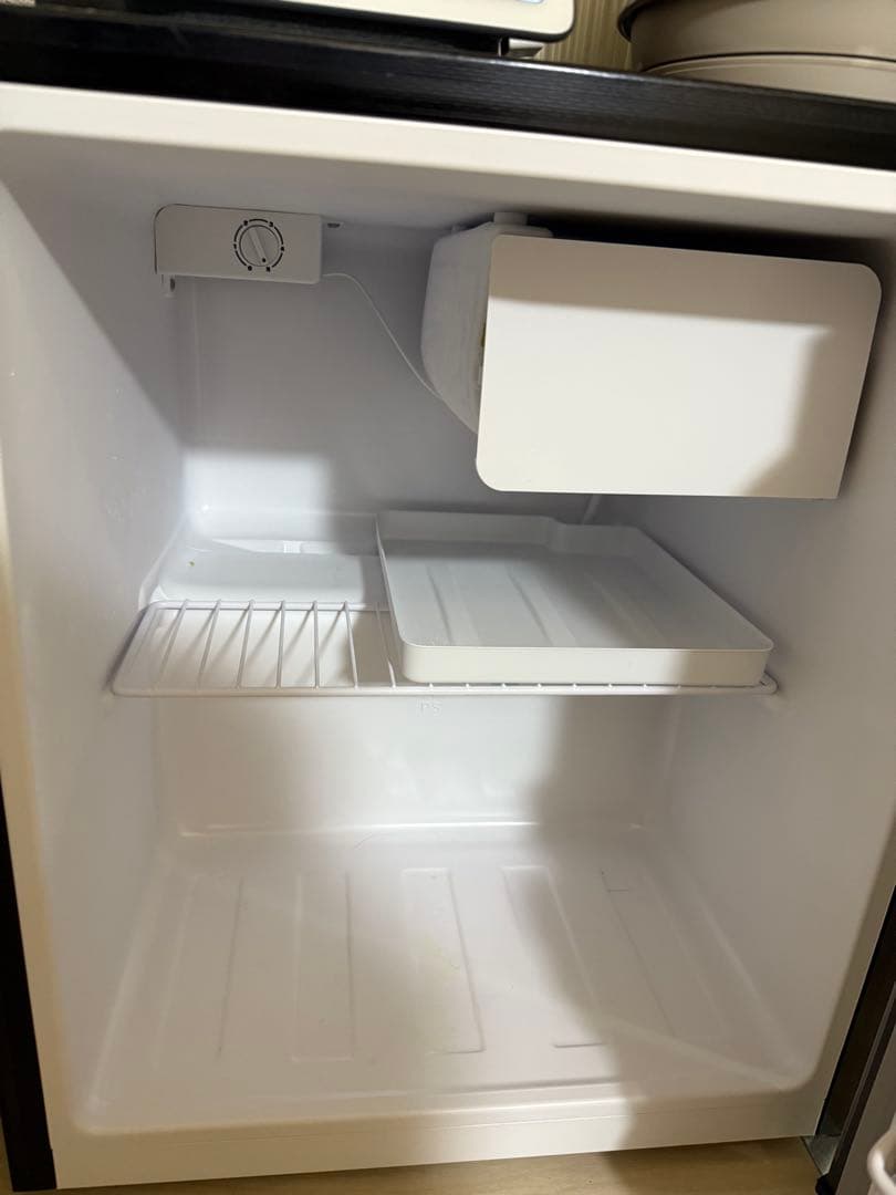 小型冷蔵庫 コンパクトデザイン