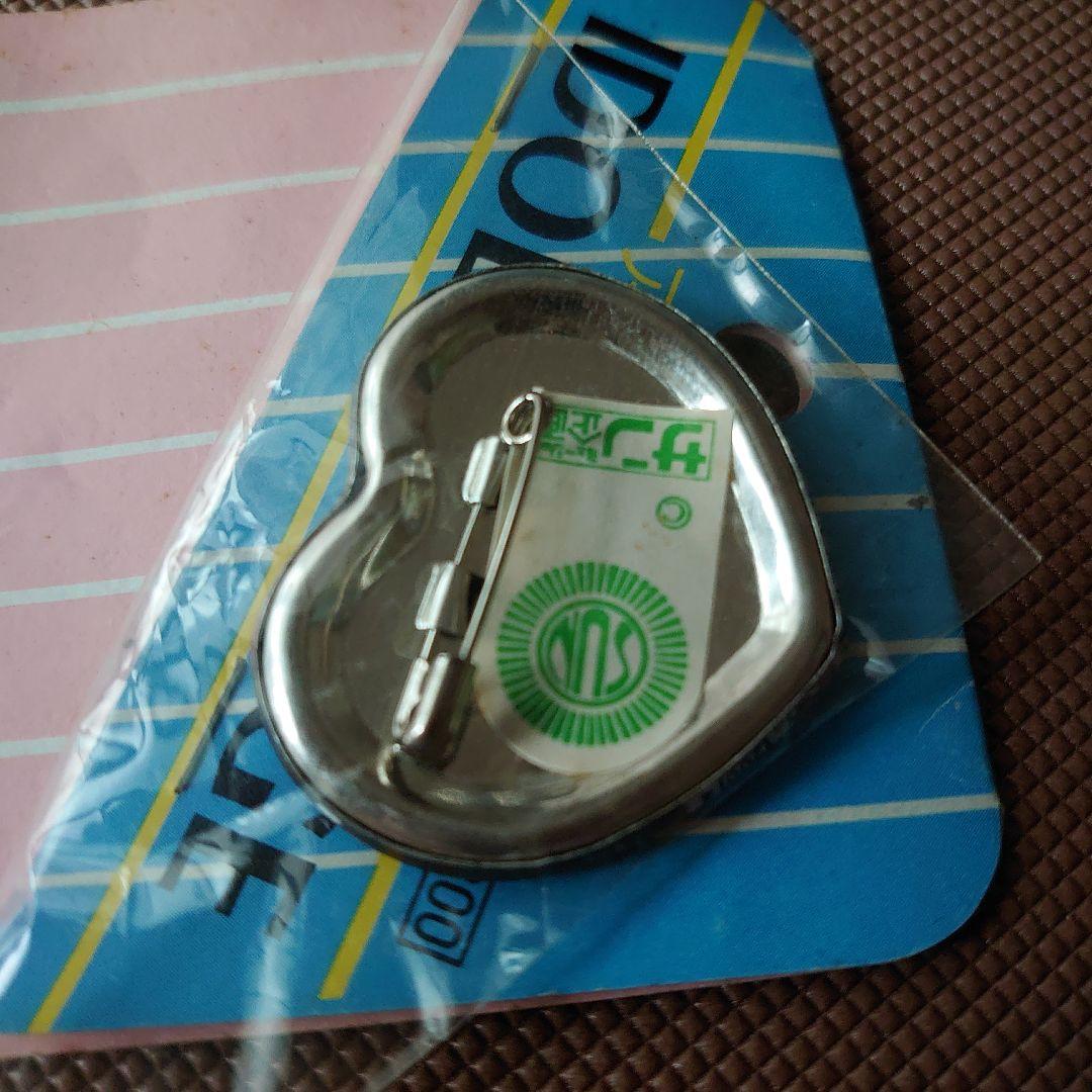 岡田有希子さん ハート型ピンバッジ 激レア