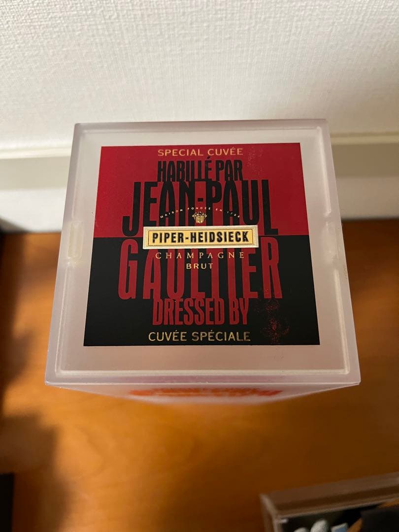 レア】限定販売品 パイパーエドシック×ゴルチエ 保冷コルセットカバー