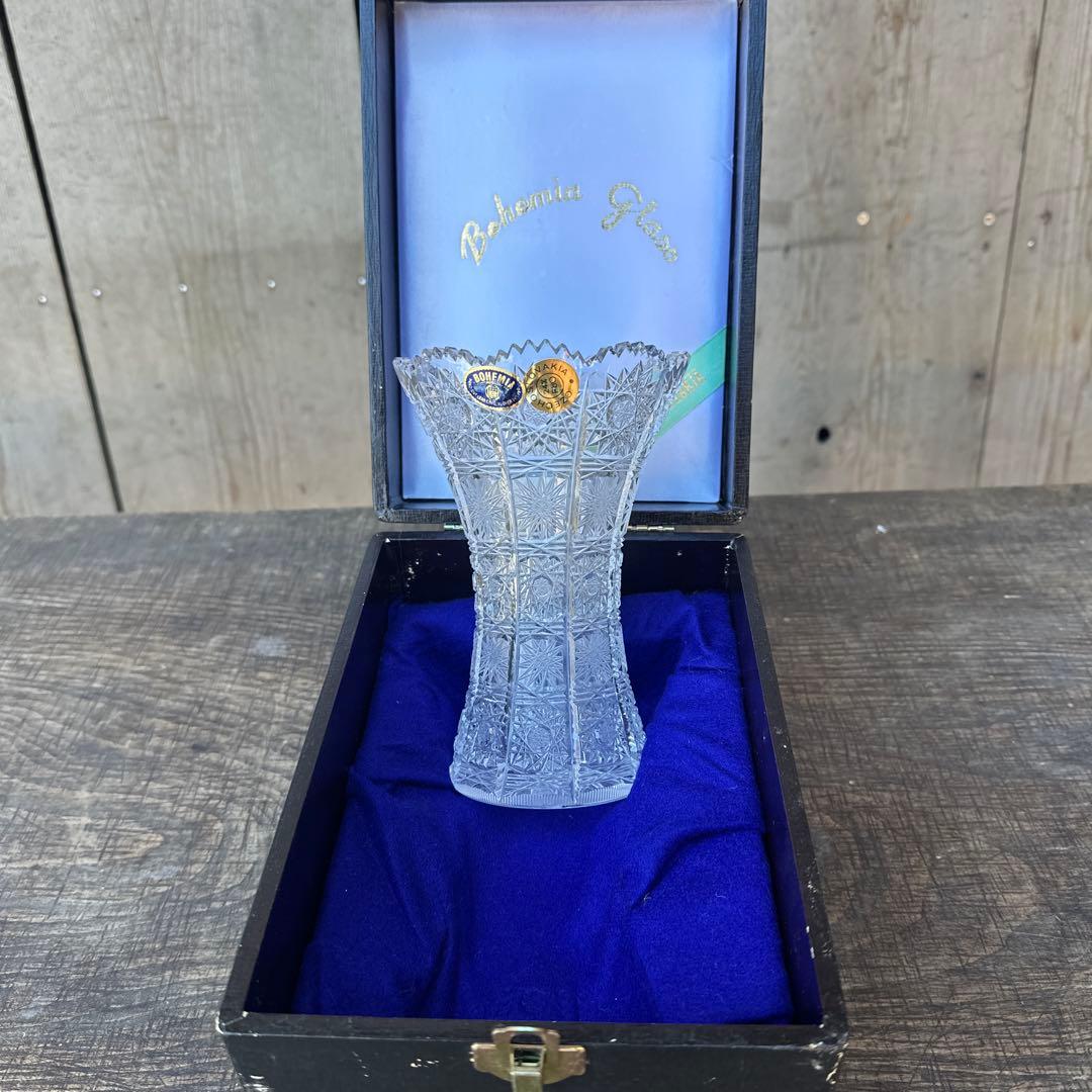 ボヘミア カットガラス 花瓶 箱付 チェコ製 BOHEMIA - メルカリ
