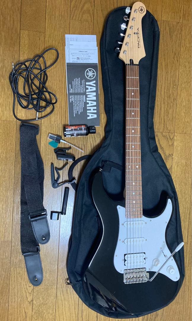 Yamaha PACIFICA PAC012 エレキギター 黒 ソフトケース付き