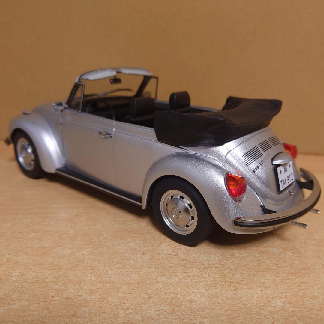 1/18 フォルクスワーゲン ビートル 1303 シルバー カブリオレ 1973