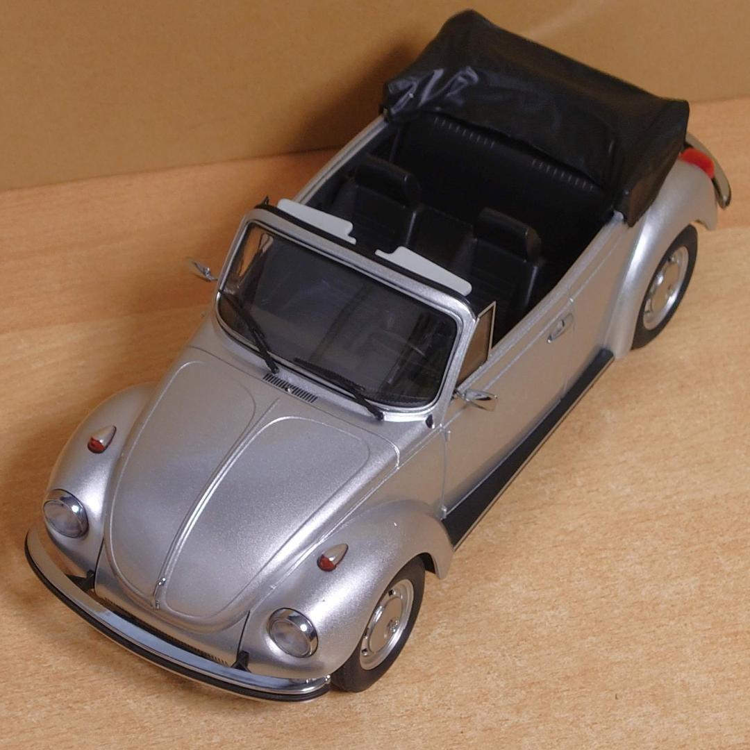 1/18 フォルクスワーゲン ビートル 1303 シルバー カブリオレ 1973