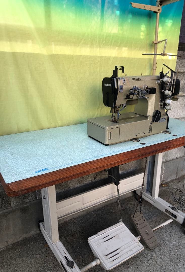 ペガサス　W562-01CB フラットヘッド型　偏平縫いミシン　中古