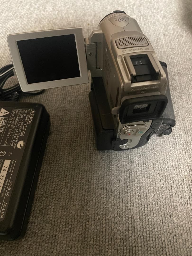 Sony ビデオカメラ 本体と付属品