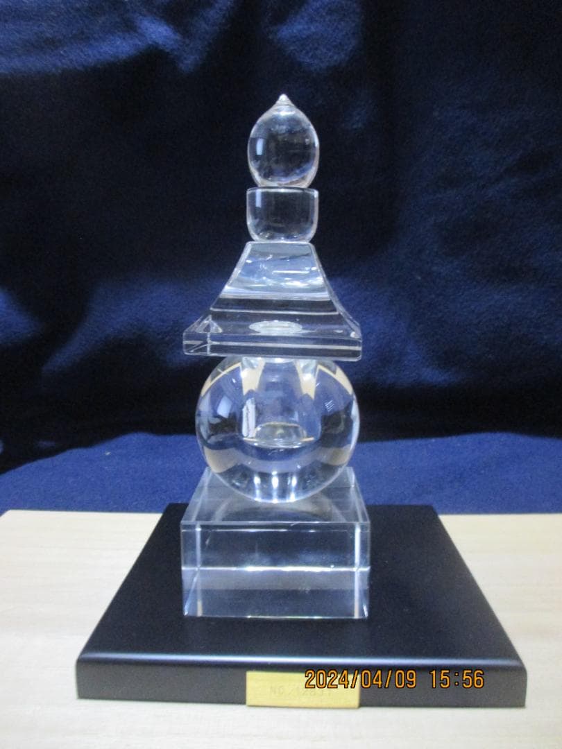 五輪塔 天然水晶 美術工芸品 伝統工芸品 証明書付き 風水 山梨県水晶