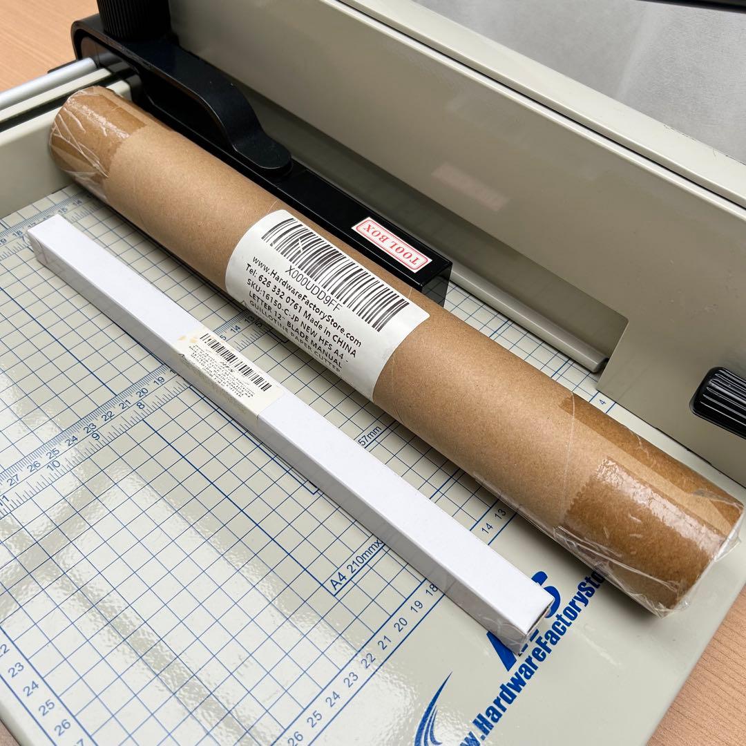 【新品 替刃・受木 付き】HFS(R) A4 ペーパーカッター 大型裁断機