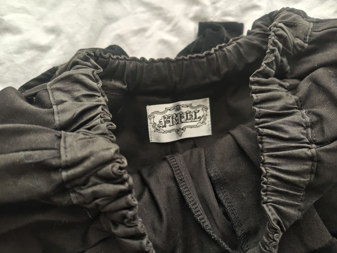 ウサギと城刺繍の黒ベルベットスカート　ロリィタ　ゴシック　FRILL