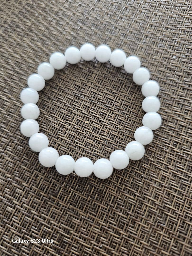 糸魚川翡翠氷種白翡翠８mm２３玉ブレスレット