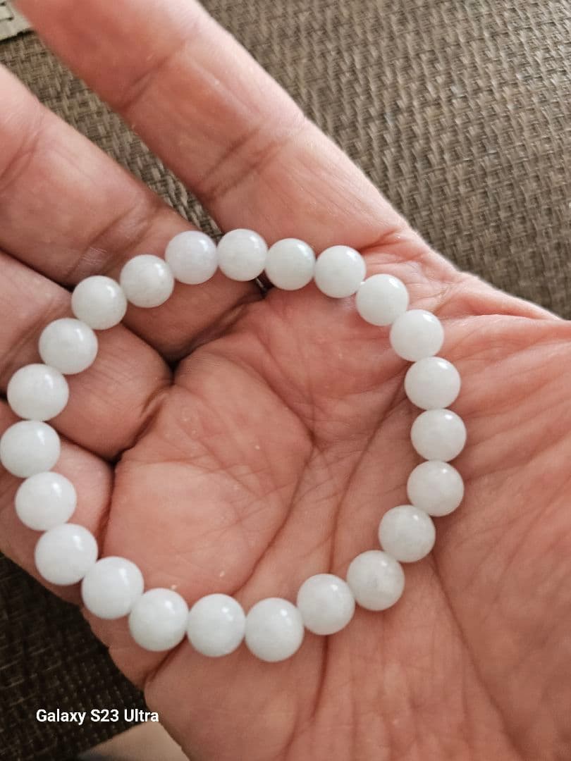 糸魚川翡翠氷種白翡翠８mm２３玉ブレスレット