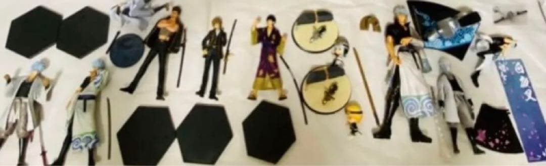 銀魂　グッズセット 缶バッジ＆フィギュア中心①