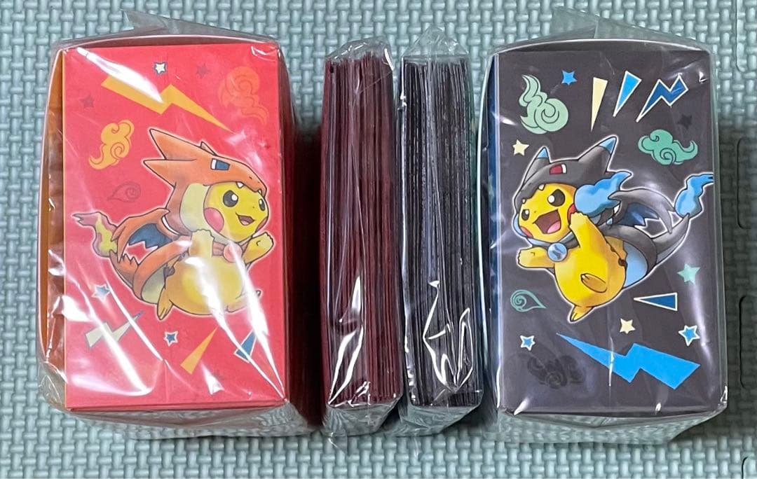 デッキシールド『メガルカリオのポンチョを着たピカチュウ』32枚入り