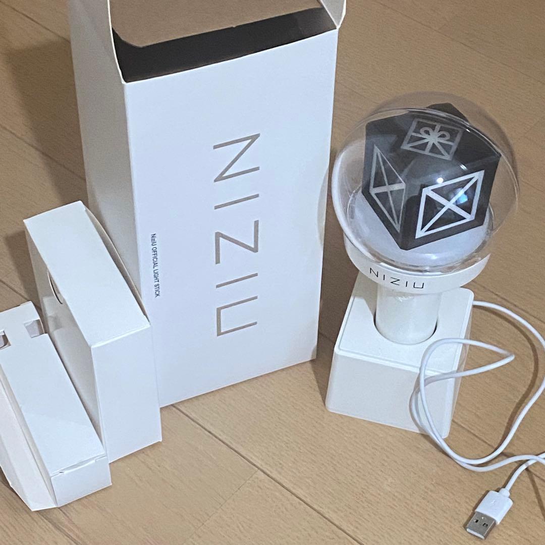 NIZIU ペンライト USBケーブル付き