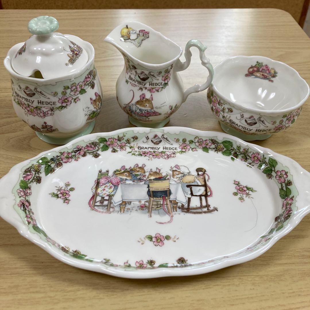 ブランブリーヘッジ ミニチュア ティーサービスセット ロイヤル