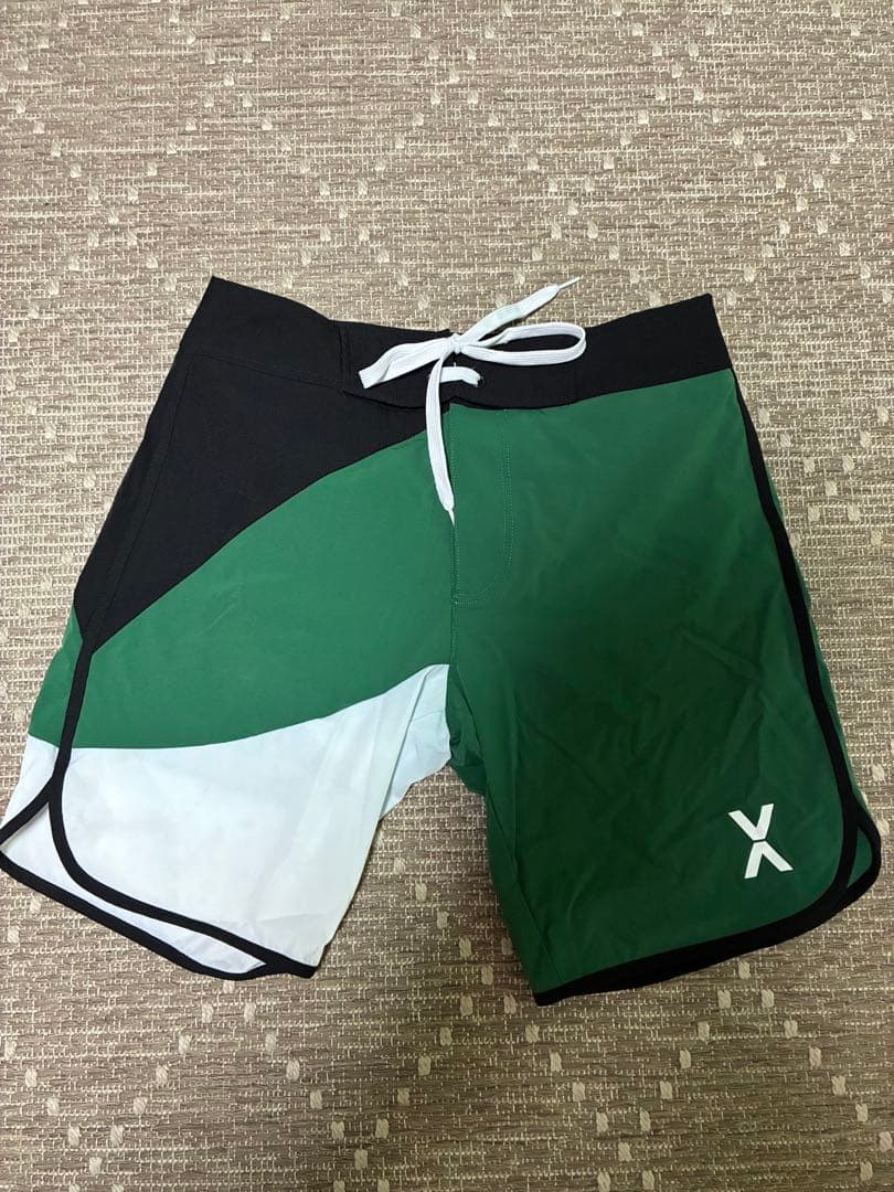 VEATM サーフパンツ Sサイズ 水着 緑/白/黒