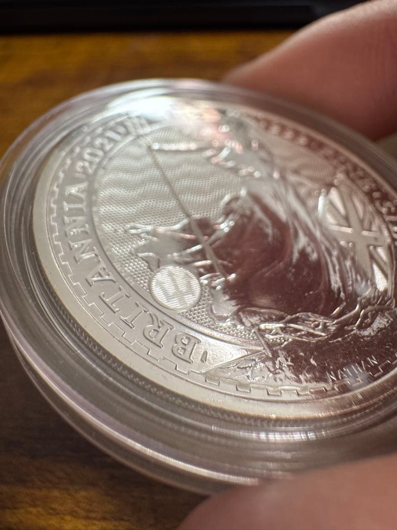 2021 イギリス ブリタニア銀貨 1オンス (クリアーケース入り) - メルカリ