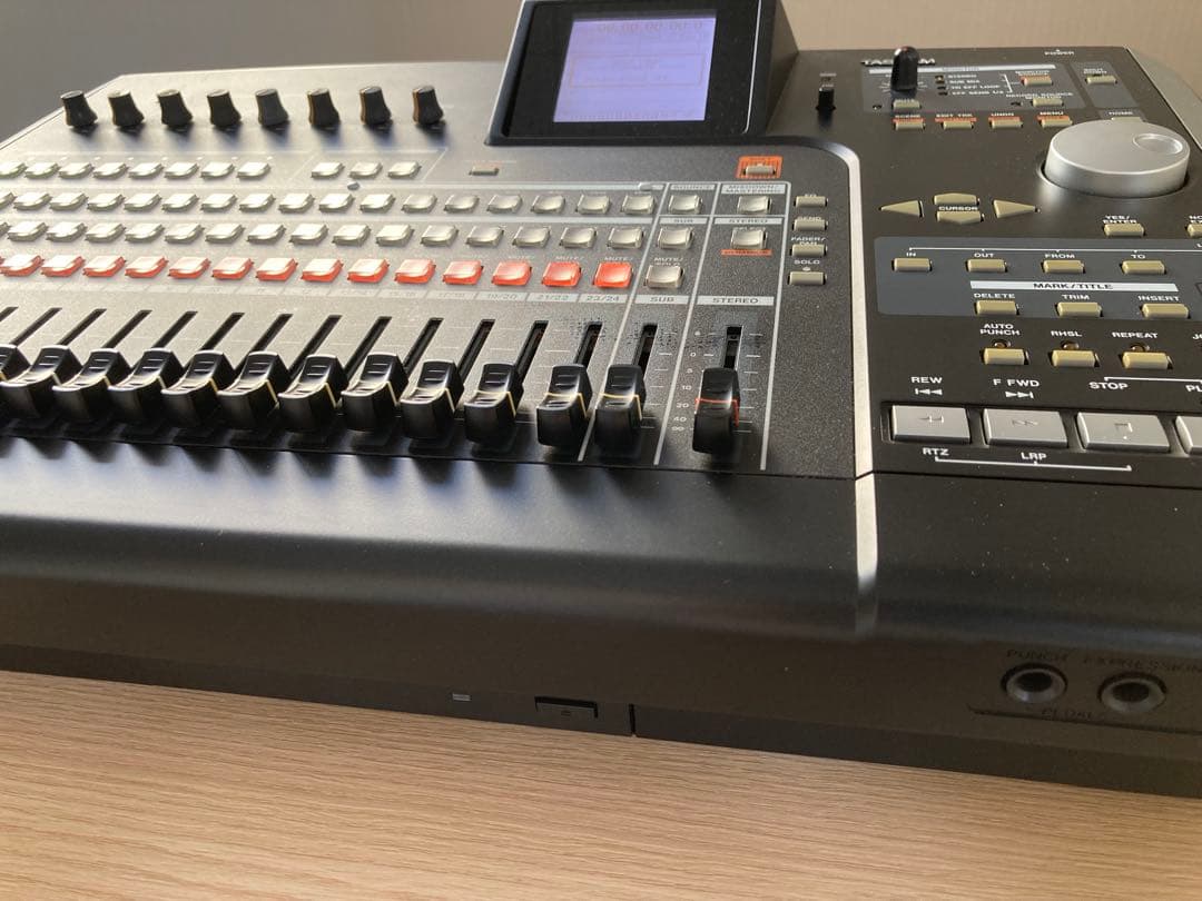 配信機器・PA機器・レコーディング機器 TASCAM 2488neo MTR