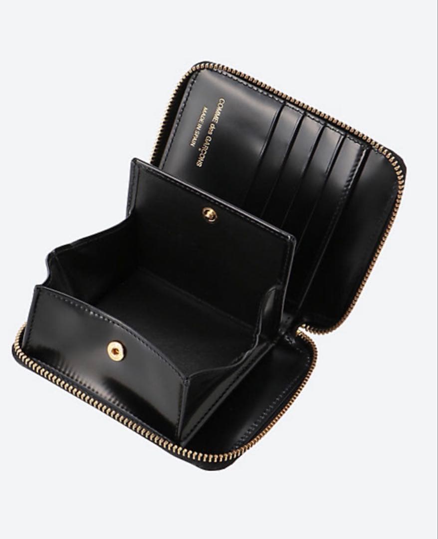 【極美品】Wallet COMME des GARCONSドットエンボス二つ折り