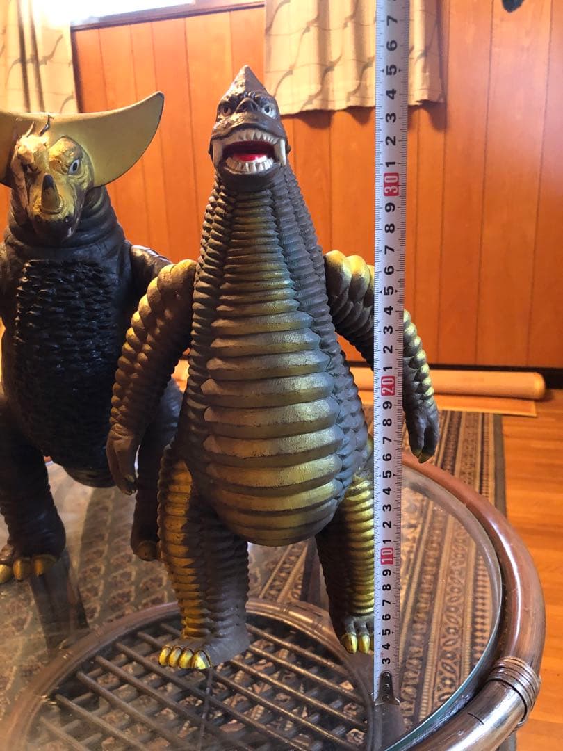 【早い者勝ち】特大サイズ！！ウルトラマン怪獣フィギュア！