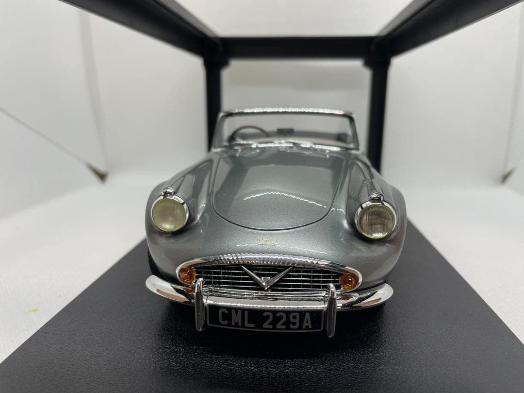 104-046 Cult 1/18 ダイムラー Daimler SP250