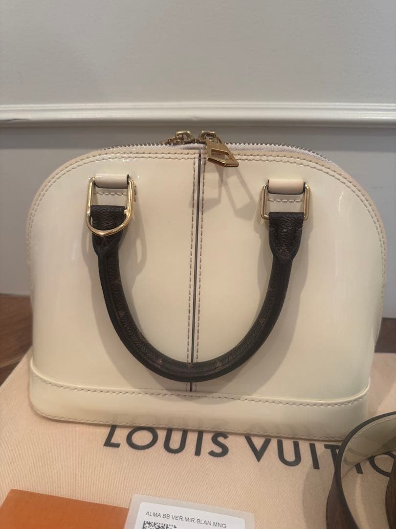 ma.LOUIS VUITTON ALMA BB ホワイト