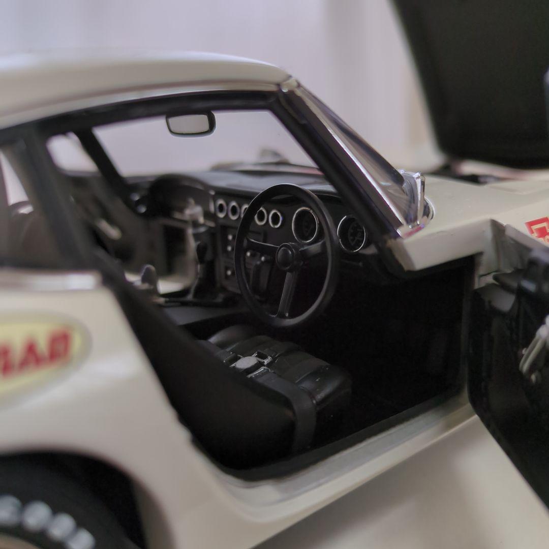 オートアート、トヨタ2000GT、2台セット　1/18ミニカー