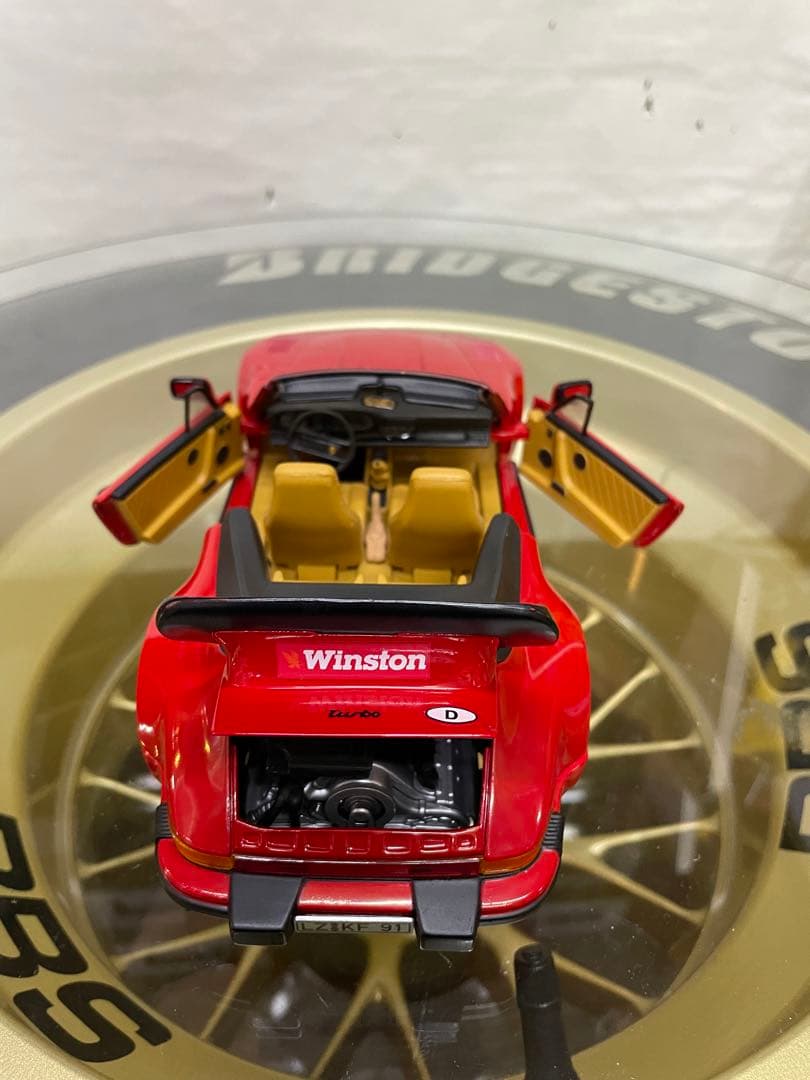 ポルシェ930 ターボ　1/18スケール