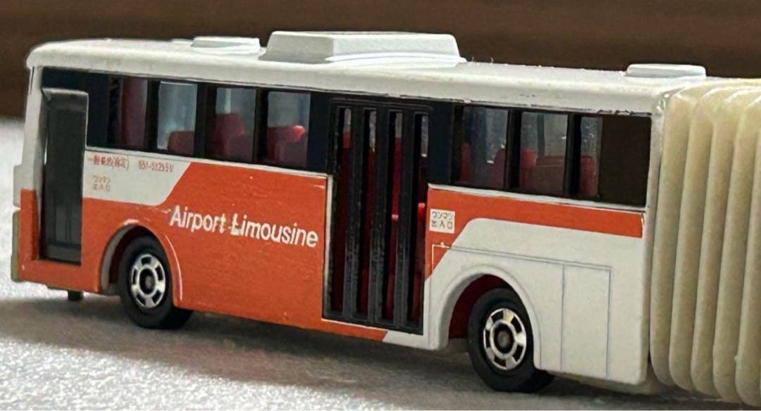 ロングトミカ L4 VOLVO-富士重工・連節バス