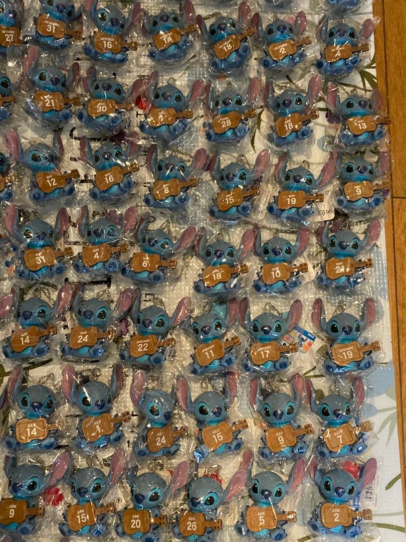 ディズニー　スティッチ キーホルダー大量　90個　未使用　ギターver