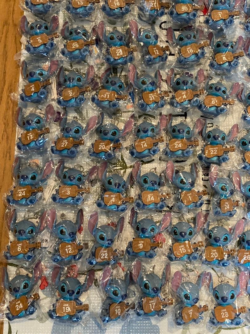 ディズニー　スティッチ キーホルダー大量　90個　未使用　ギターver